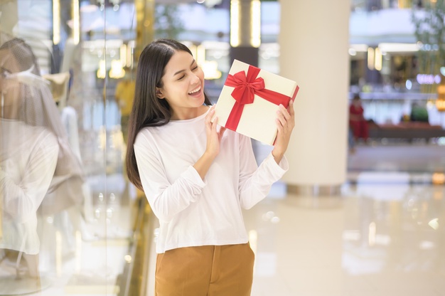 Vánoční nákupy mohou být ovlivněny marketingovými triky.